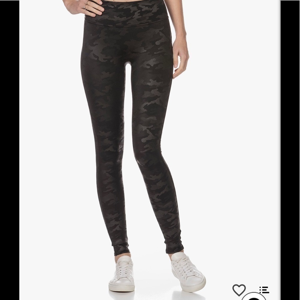 Spanx Shapewear
Faux Leather Camo Leggings • Matte Black small